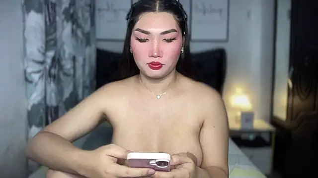 Miss Deliciousness online show from April 19, 4:28 pm