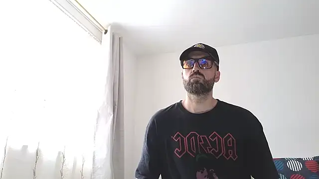 Snapshot of MattxFeet chatting on March 26, 8:47 pm MattxFeet online show from March 26, 8:47 pm