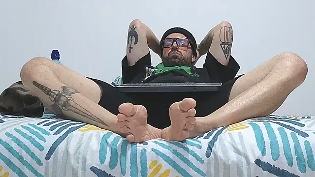 Snapshot of MattxFeet chatting on March 28, 11:48 pm MattxFeet online show from March 28, 11:48 pm