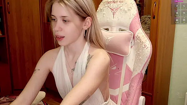 ho1yho1e online show from February 23, 6:01 pm