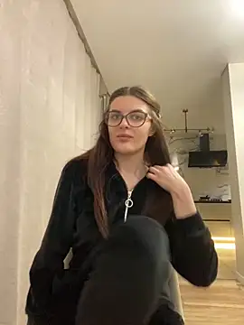 little belucci online show from January 30, 3:40 pm