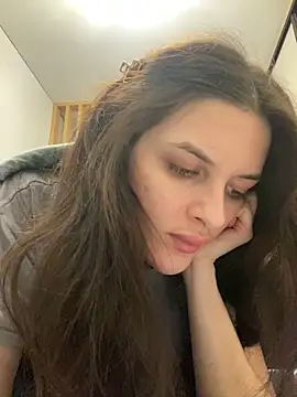 little belucci online show from February 5, 8:14 pm