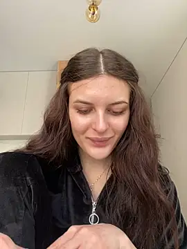 little belucci online show from February 21, 12:50 pm