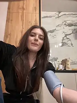 little belucci online show from March 5, 8:10 pm