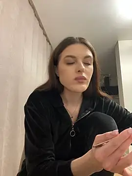 little belucci online show from March 10, 4:57 pm