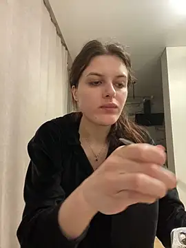 little belucci online show from March 11, 6:08 pm