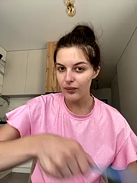 little belucci online show from September 14, 11:09 am