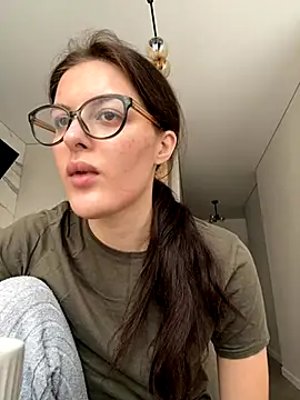 little belucci online show from October 7, 12:57 pm