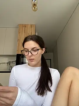 little belucci online show from October 14, 12:50 pm