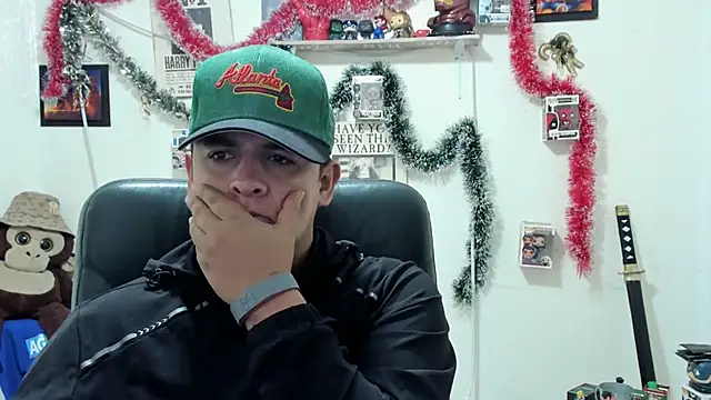 Snapshot of ney_22 chatting on December 16, 2:55 pm ney 22 online show from December 16, 2:55 pm