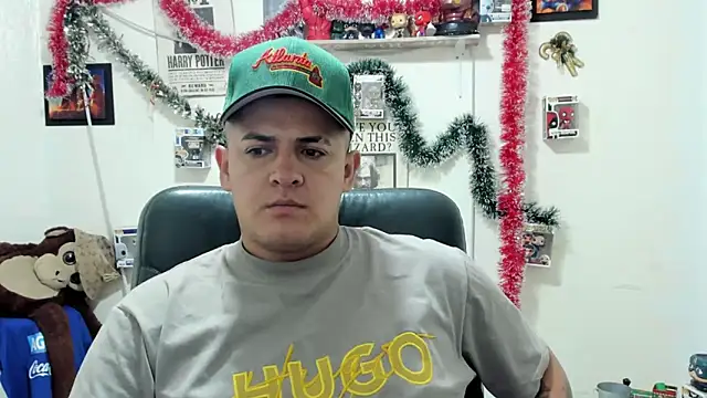 Snapshot of ney_22 chatting on December 18, 1:06 pm ney 22 online show from December 18, 1:06 pm