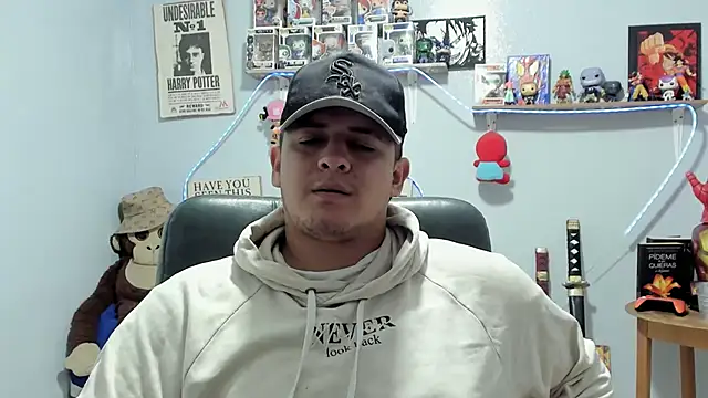 Snapshot of ney_22 chatting on January 13, 2:44 pm ney 22 online show from January 13, 2:44 pm