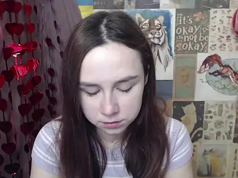 VeryVeryVeryShy  online show from February 12, 7:03 am