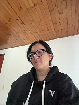 SWEETLILY18 online show from July 1, 12:29 pm