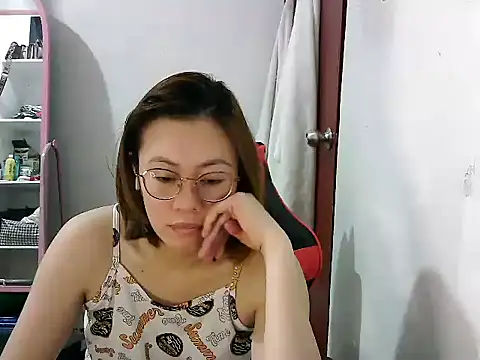 crizzybel online show from March 2, 7:10 am