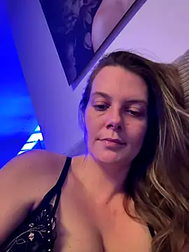 Snapshot of newMichelle chatting on December 15, 6:56 pm newMichelle online show from December 15, 6:56 pm