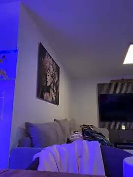 Snapshot of newMichelle chatting on February 19, 7:15 am newMichelle online show from February 19, 7:15 am