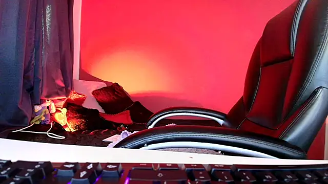 lulubigtitts1 online show from April 8, 3:12 pm