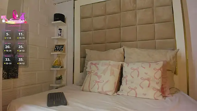 Victoria adaams online show from December 19, 1:51 pm