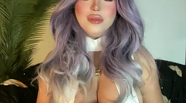 Snapshot of BigDominaMia chatting on January 27, 4:01 pm BigDominaMia online show from January 27, 4:01 pm