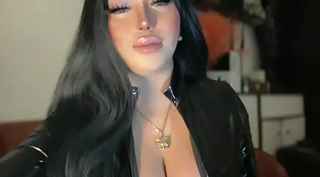 Snapshot of BigDominaMia chatting on February 26, 12:14 pm BigDominaMia online show from February 26, 12:14 pm