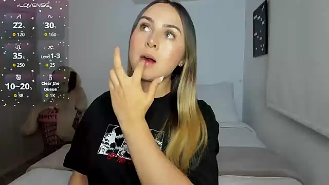 Snapshot of sophi_mooreno chatting on July 18, 12:59 am sophi mooreno online show from July 18, 12:59 am