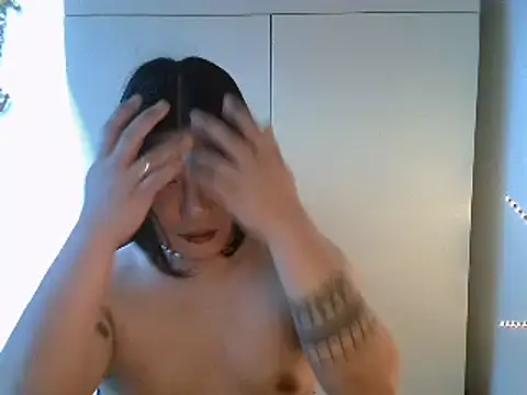 StrawberryWine07 online show from February 9, 6:54 am