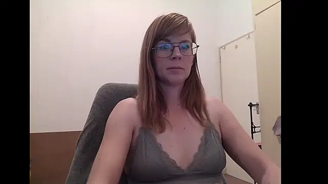 SavannaGirly online show from June 4, 8:31 am