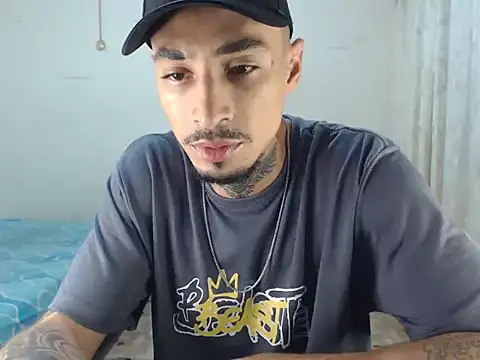 emiliano hottt online show from December 15, 10:25 pm