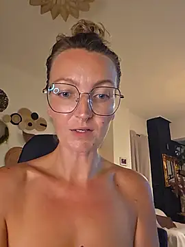 MissMialicious online show from July 21, 6:10 pm