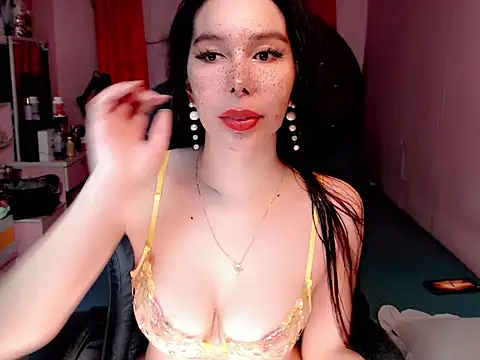 TSDESIREcindy29 online show from May 6, 6:19 am