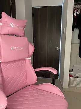 jailyncam  online show from June 9, 4:40 pm