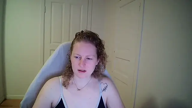 Girlnina-1995 online show from April 7, 7:20 am