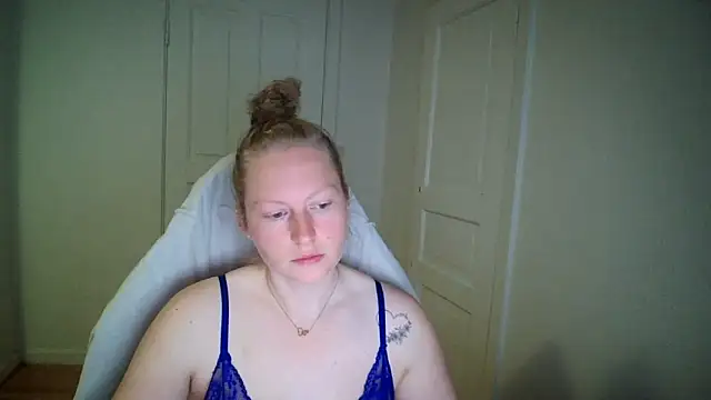 Girlnina-1995 online show from May 20, 6:08 am