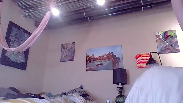 eatmeplease44 online show from March 24, 4:23 pm