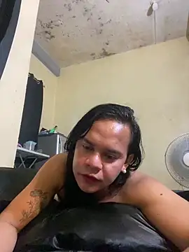 sweetyula online show from May 15, 11:56 pm