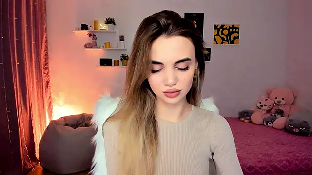 aPieceOfJoy online show from December 13, 9:30 pm