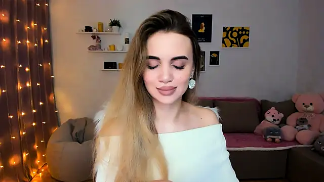 aPieceOfJoy online show from December 20, 8:34 pm