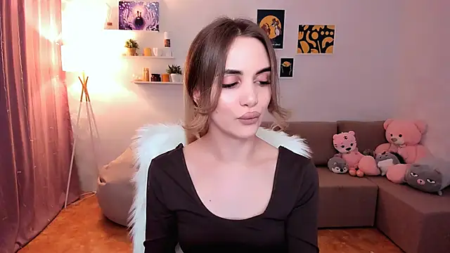 aPieceOfJoy online show from March 5, 8:32 pm