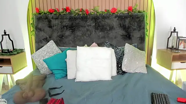 Karlagonzales  online show from March 12, 7:20 pm