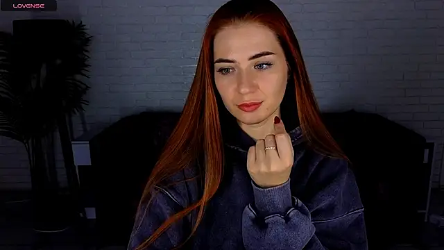 Adelyna Bird online show from February 3, 10:58 am