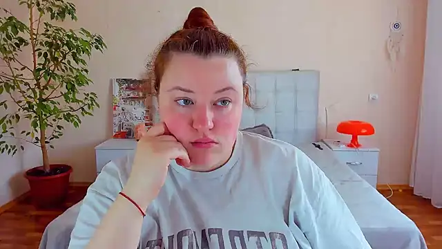 PolinaSalvatore online show from May 25, 12:44 pm