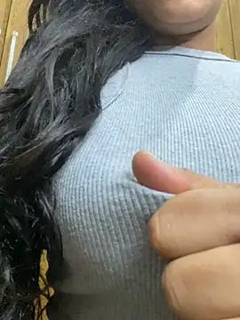 Snapshot of bea3liz chatting on February 3, 2:14 am bea3liz online show from February 3, 2:14 am