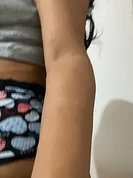 Snapshot of bea3liz chatting on February 24, 1:42 pm bea3liz online show from February 24, 1:42 pm