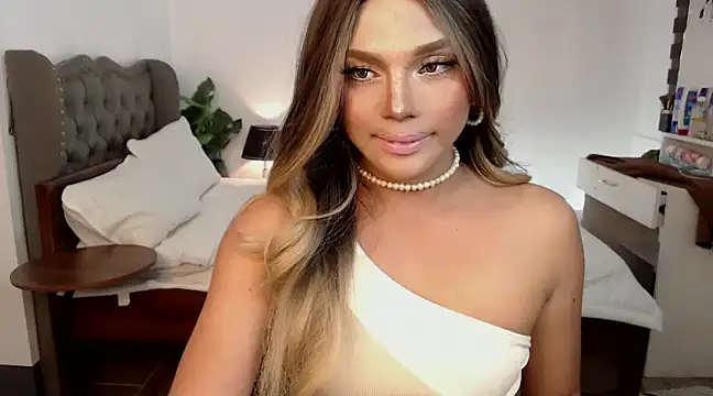 liaa lurrecams online show from January 3, 11:25 am