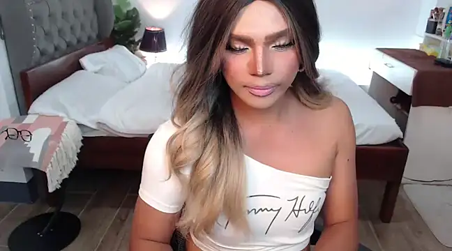 liaa lurrecams online show from March 9, 7:59 pm