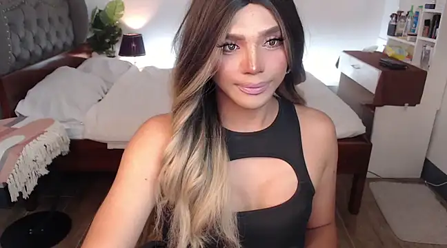 liaa lurrecams online show from March 19, 9:05 pm