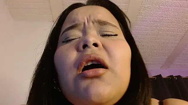 sexychubby    online show from July 19, 9:18 pm