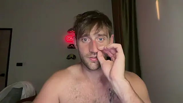 lukegunn online show from April 17, 11:30 pm