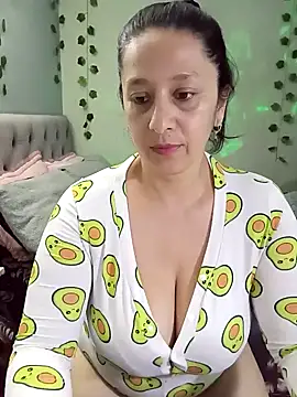 camilalatti online show from February 2, 10:17 pm